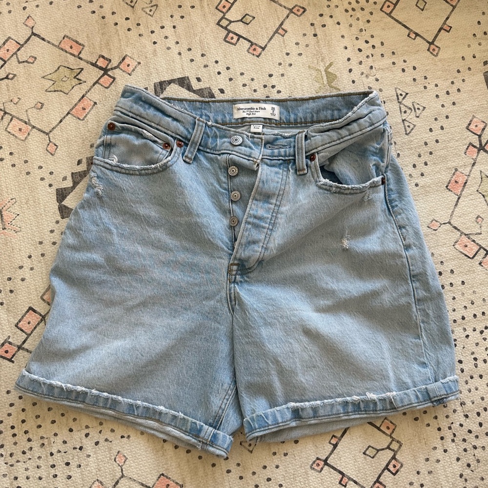Abercrombie & Fitch Curve Love High Rise 7" Dad Short